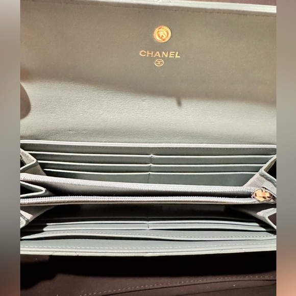 Chanel Lambskin Quilted Wallet - Picture 4 of 10